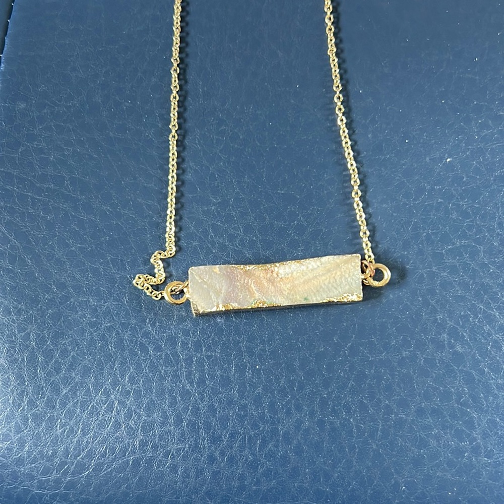 Gold chain druzy necklace. Adjustable chain.